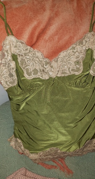 Chartreuse and lace camisole - Picture 2 of 4